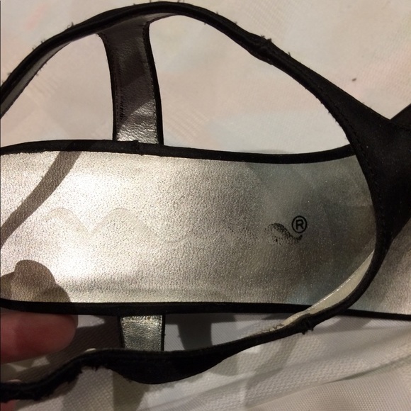 Short Strappy Heel - Picture 2 of 4